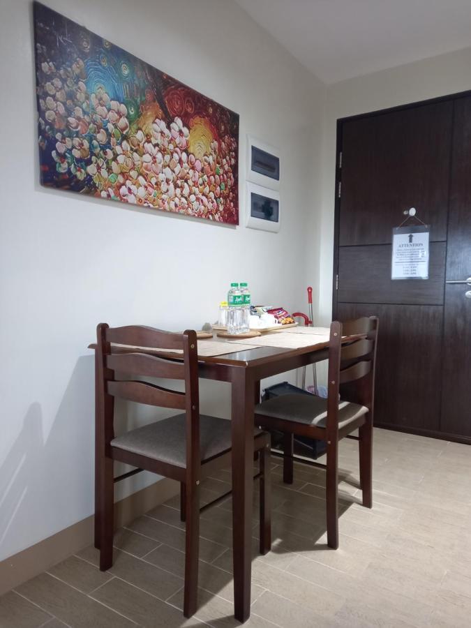 Studio Unit, Homely Condo At One Madison Place Near Iloilo Business Park Ph. Extérieur photo